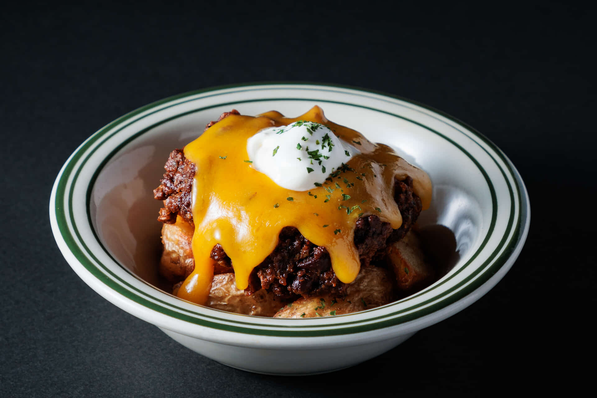 自家製チリチーズポテト 自家製チリチーズポテト|芝公園でハンバーガーのテイクアウト・デリバリーならMUNCH'S BURGER SHACK