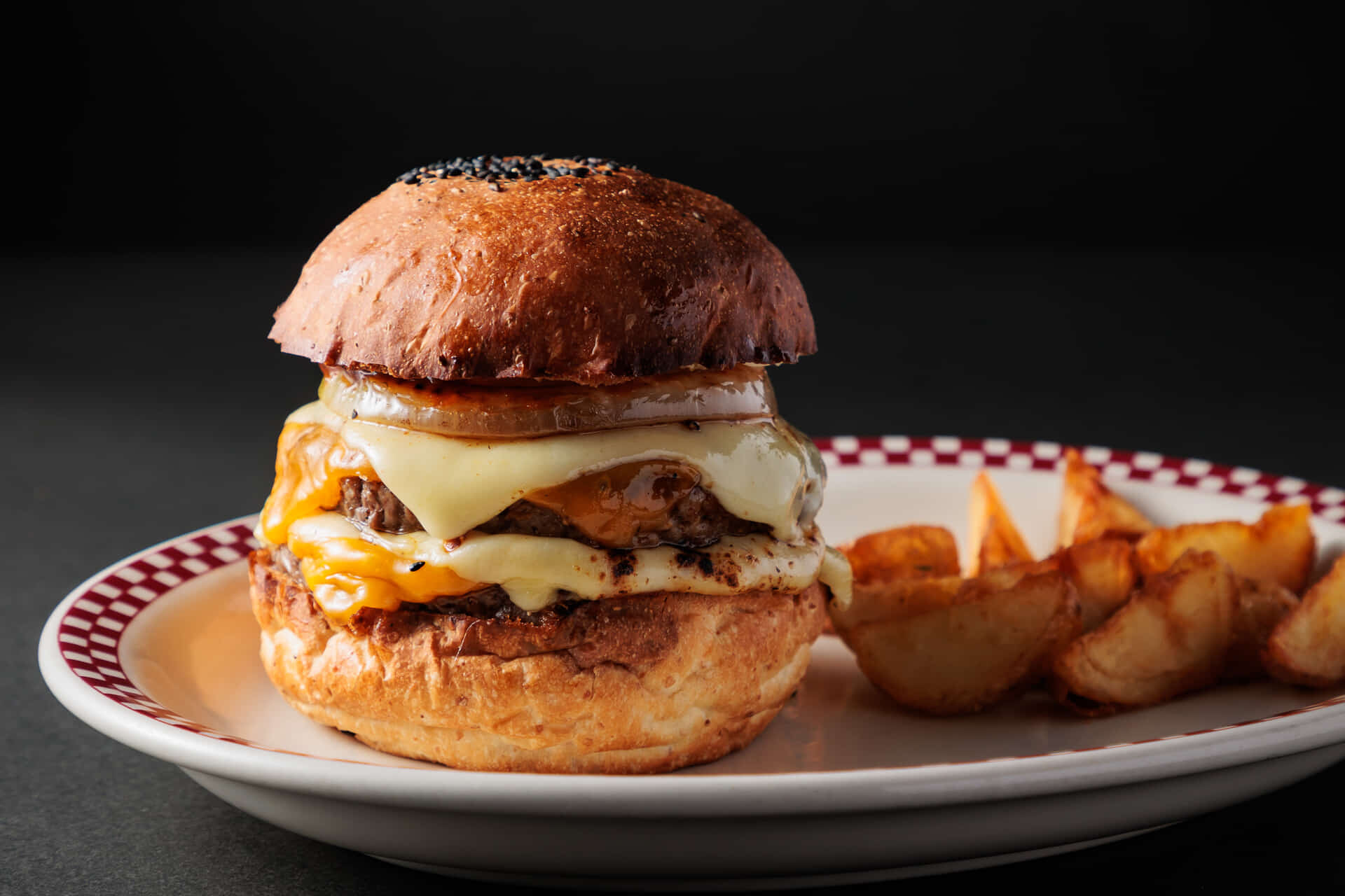 2MCWバーガー 2MCWバーガー|芝公園でハンバーガーのテイクアウト・デリバリーならMUNCH'S BURGER SHACK